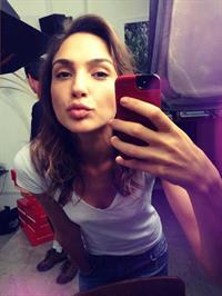 Gal Gadot taking a selfie