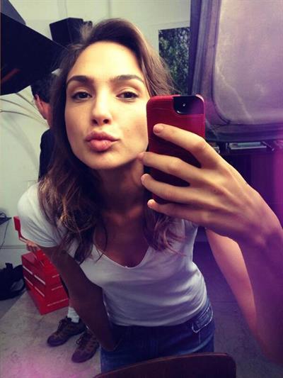 Gal Gadot taking a selfie