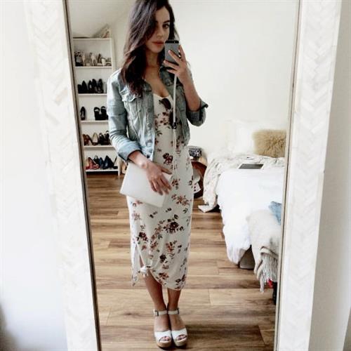 Adelaide Kane taking a selfie