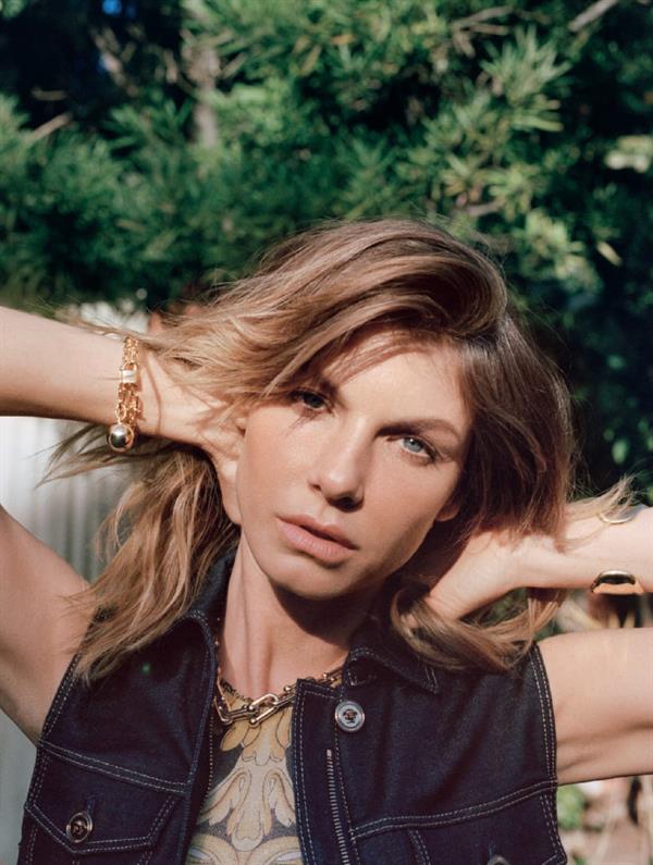 Angela Lindvall