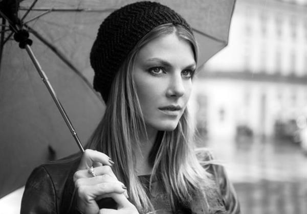 Angela Lindvall