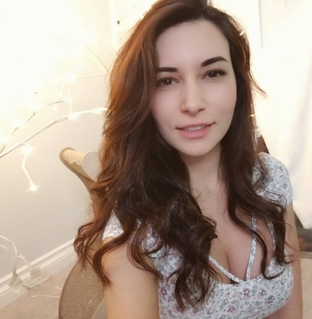 Alinity Divine taking a selfie