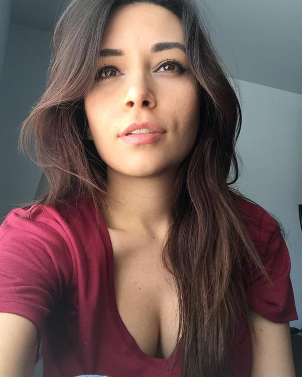 Alinity Divine taking a selfie