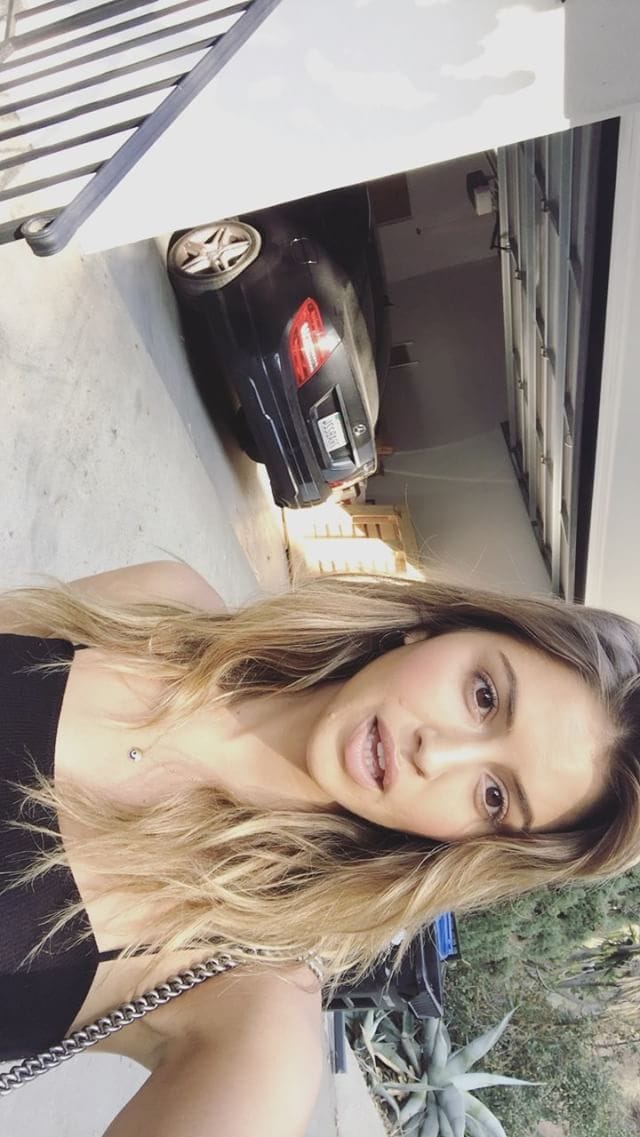 Jehane Paris taking a selfie