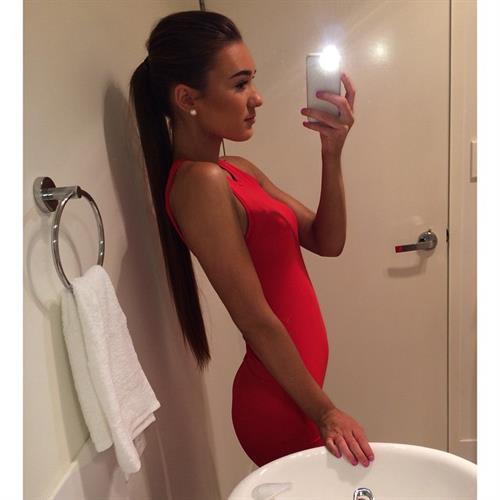 Shani Grimmond taking a selfie