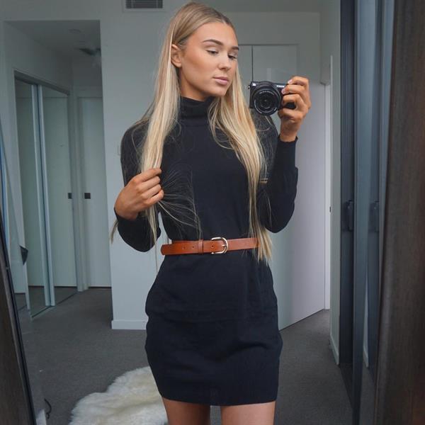 Shani Grimmond taking a selfie