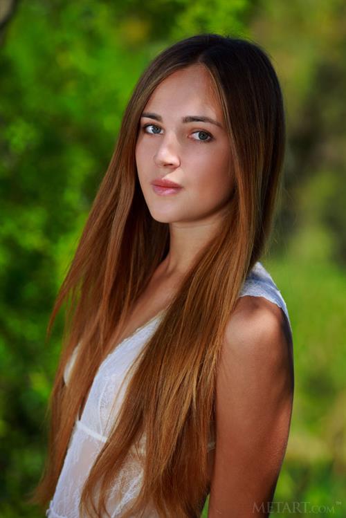 Hailey Shows Nice Ass