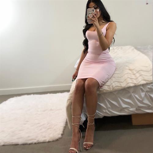 Komal Basran taking a selfie