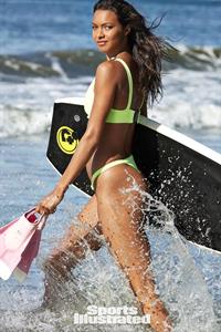 Lais Ribeiro - Sports Illustrated Swimsuit Issue 2019 in Costa Rica