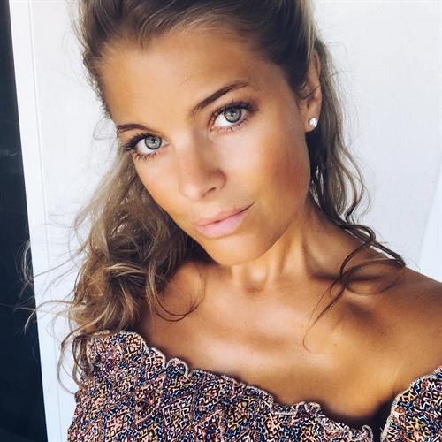 Ellen Petri taking a selfie