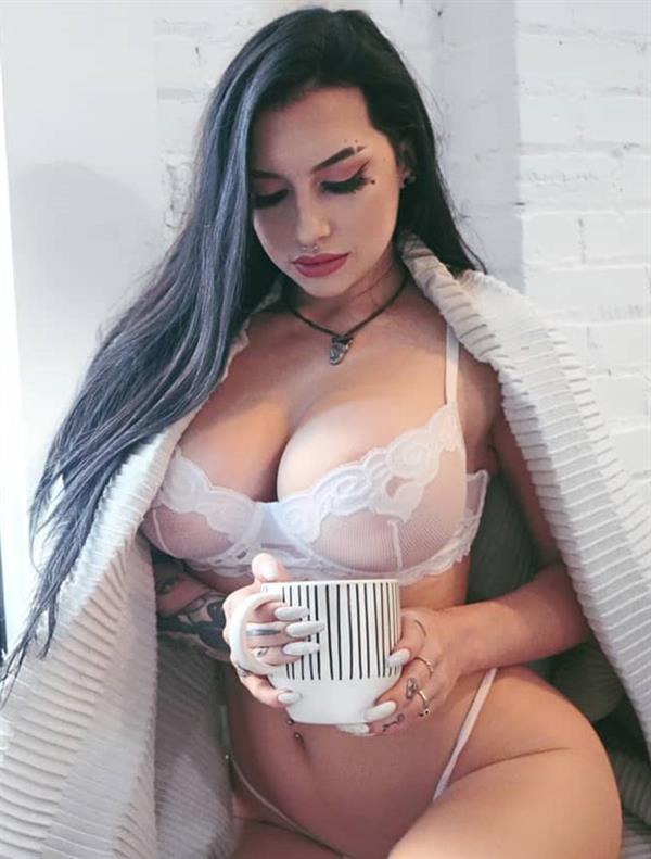 Cubbi Thompson in lingerie