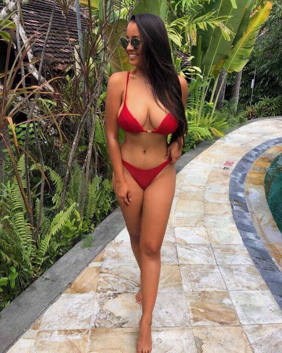 Chanelle Punton Bikini Pictures Chanelle Punton in a bikini