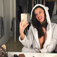 Eva Padlock taking a selfie