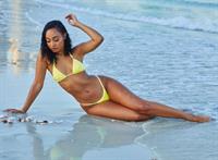 Leigh-Anne Pinnock sexy ass  Little Mix  girl in sexy bikinis.










