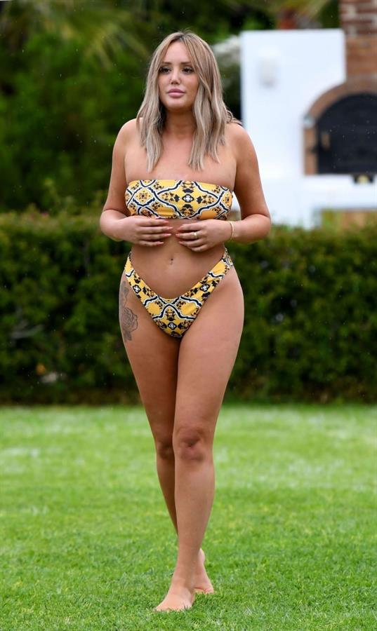 Charlotte Crosby in a sexy bikini seen by paparazzi.




























