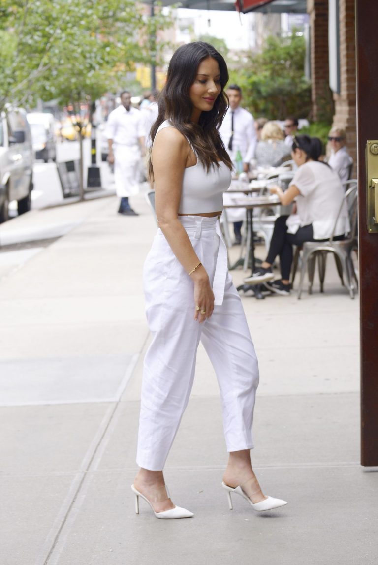 Olivia Munn braless tits wearing all white seen by paparazzi.


