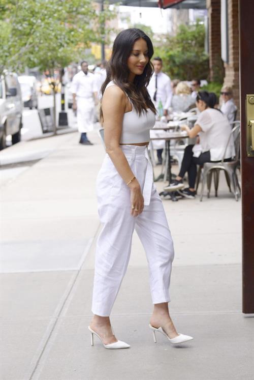 Olivia Munn Pictures Olivia Munn braless tits wearing all white seen by paparazzi.