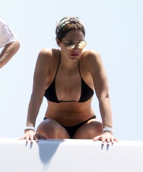 Katharine McPhee sexy bikini nip slip seen by paparazzi.



