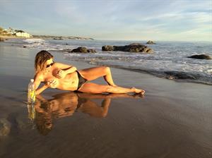 Ella Rose Topless Pictures Ella Rose in a topless beach photoshoot