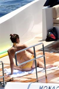 Katharine McPhee in a sexy thong bikini seen by paparazzi showing her ass and boobs.










