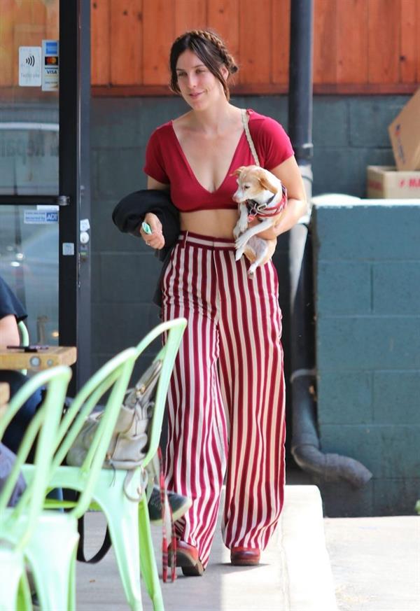 Scout Willis braless boobs in a small top seen by paparazzi.

















