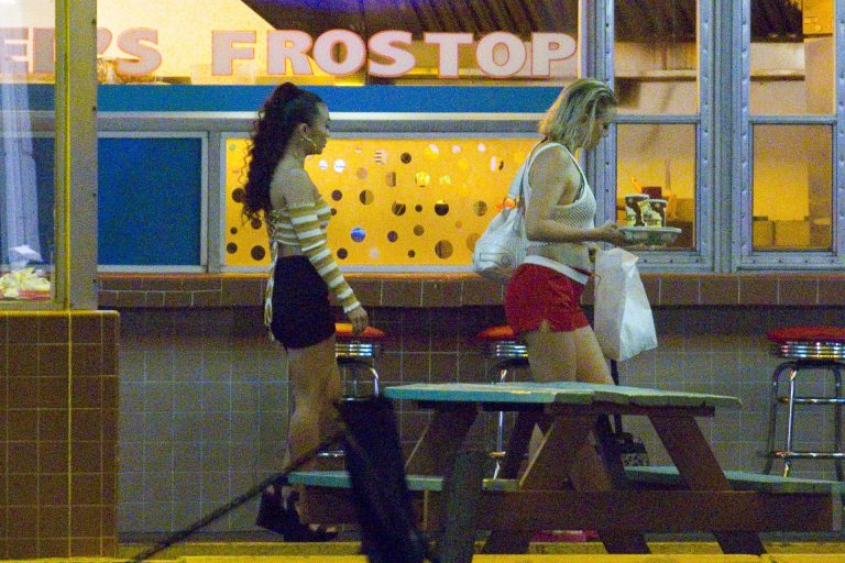 Kate Hudson Pictures Kate Hudson looking sexy in a bikini top seen by paparazzi.