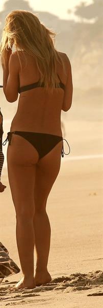Audrina Patridge sexy ass in a thong bikini at the beach seen by paparazzi.







