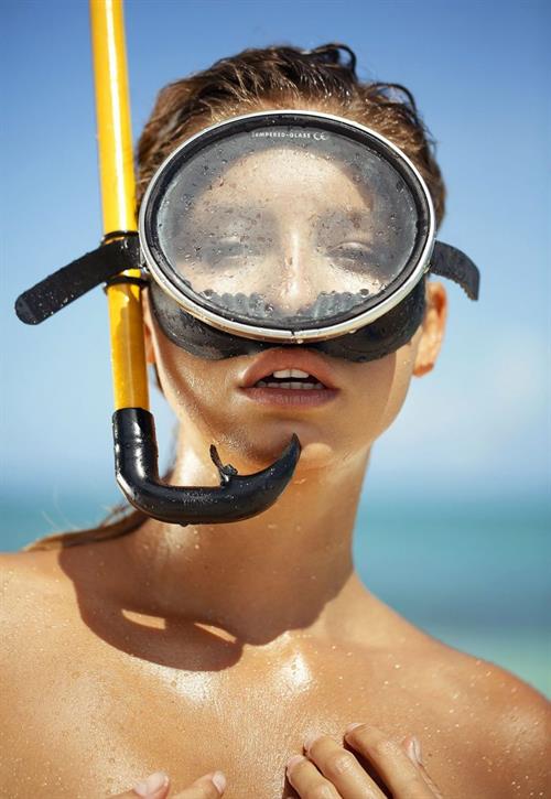 Marisa Papen nude and sexy photo shoot for playboy showing her pussy, boobs, and ass at the beach.

























