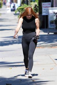 Ariel Winter braless boobs seen by paparazzi in a black top showing her tits pokies.




