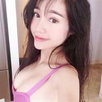 Elly Tran Ha taking a selfie