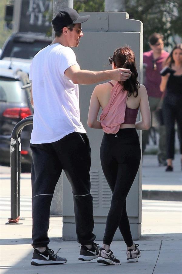 Emma Roberts sexy little ass and thigh gap in tight pants seen by paparazzi with Garrett Hedlund.



