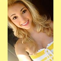 Anna Faith Carlson taking a selfie