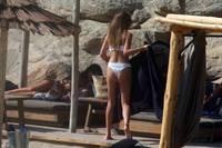 Lorena Rae sexy ass in a white bikini at the beach seen by paparazzi.












