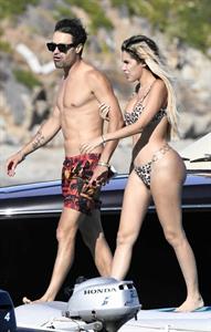 Alexa Dellanos sexy ass in a thong bikini also showing nice cleavage out on the water with her boyfriend Alec Monopoly seen by paparazzi.
















