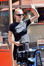 Sophie Turner braless tits seen kissing Joe Jonas by paparazzi.









