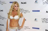 Jenny McCarthy sexy boobs and ass showing nice cleavage in Vegas.

















