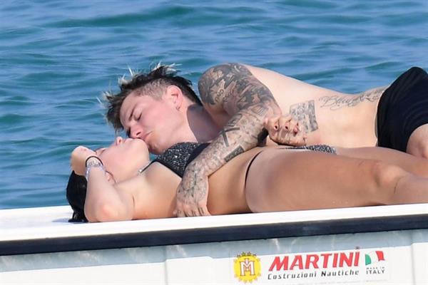 Bella Thorne making out and having fun with her boyfriend in a sexy little bikini seen by paparazzi.






