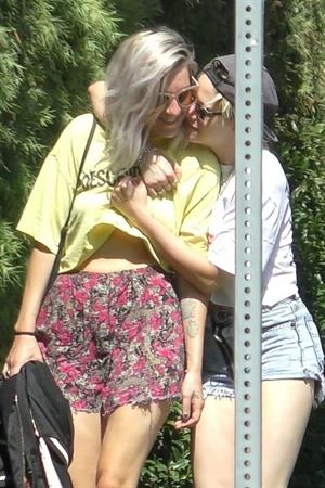 Kristen Stewart and Dylan Meyer lesbian kiss seen making out by paparazzi.




























