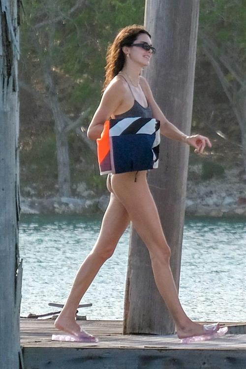 Kendall Jenner Bikini Pictures Hailey Bieber, Kendall Jenner and Justine Skye sexy bikini and swimsuit photos seen on a boat drinking for Hailey Bieber's bachelorette party.
