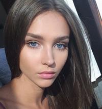 Rachel Cook taking a selfie
