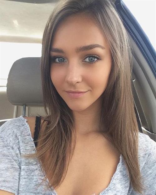 Rachel Cook taking a selfie