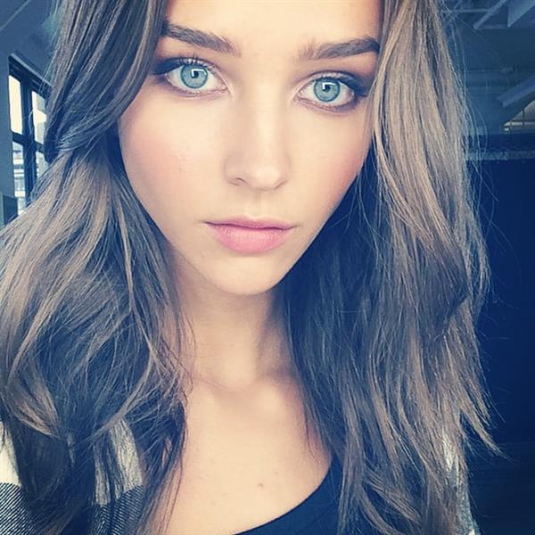 Rachel Cook taking a selfie