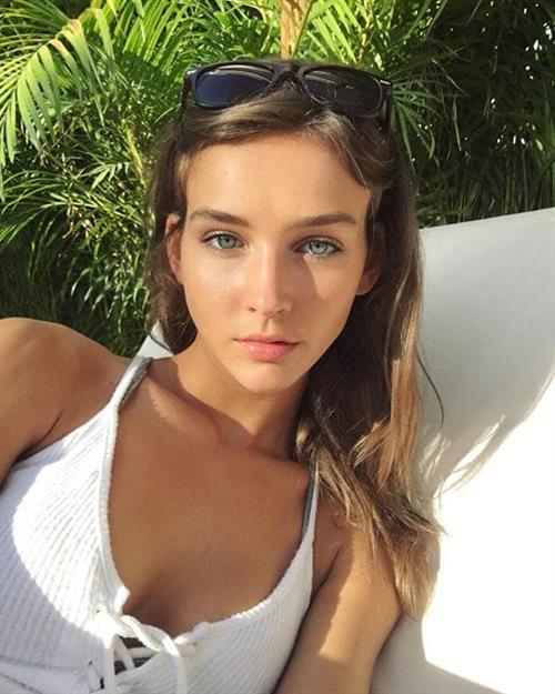 Rachel Cook taking a selfie