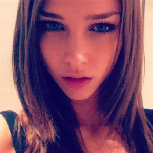 Rachel Cook taking a selfie