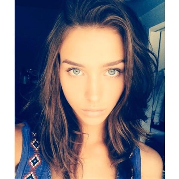 Rachel Cook taking a selfie