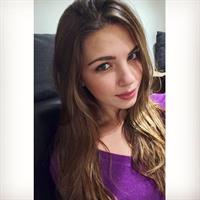 Jessica Ashley taking a selfie