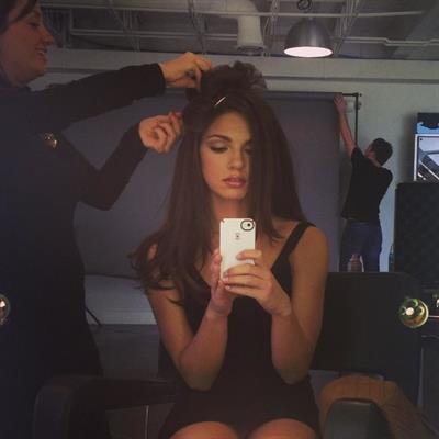 Jessica Ashley taking a selfie