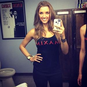 Alyssa Arce taking a selfie