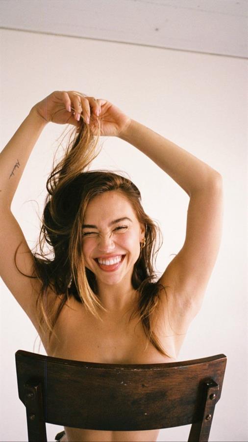 Alexis Ren topless pics from her new photo shoot with a chair barely covering her nude boobs.






