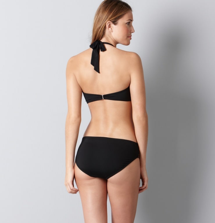 Simone Villas Boas in a bikini - ass